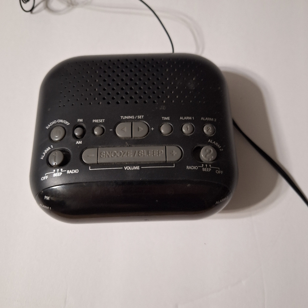 Pre-Owned - NELSONIC Digital AM/FM Alarm Clock Radio, Black with Red LED Display